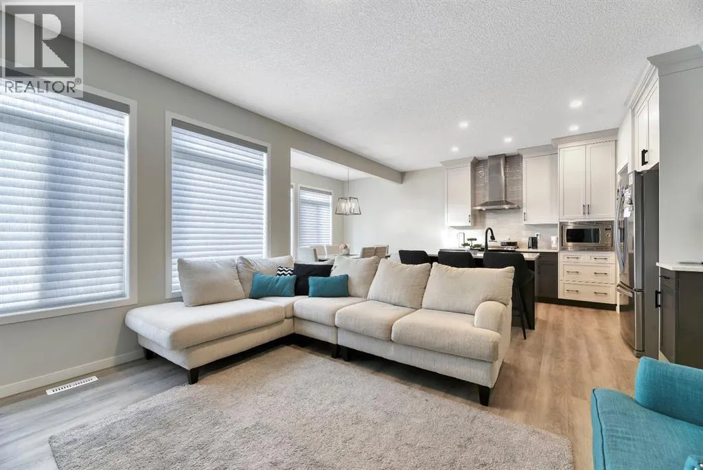 15 Creekside Grove SW