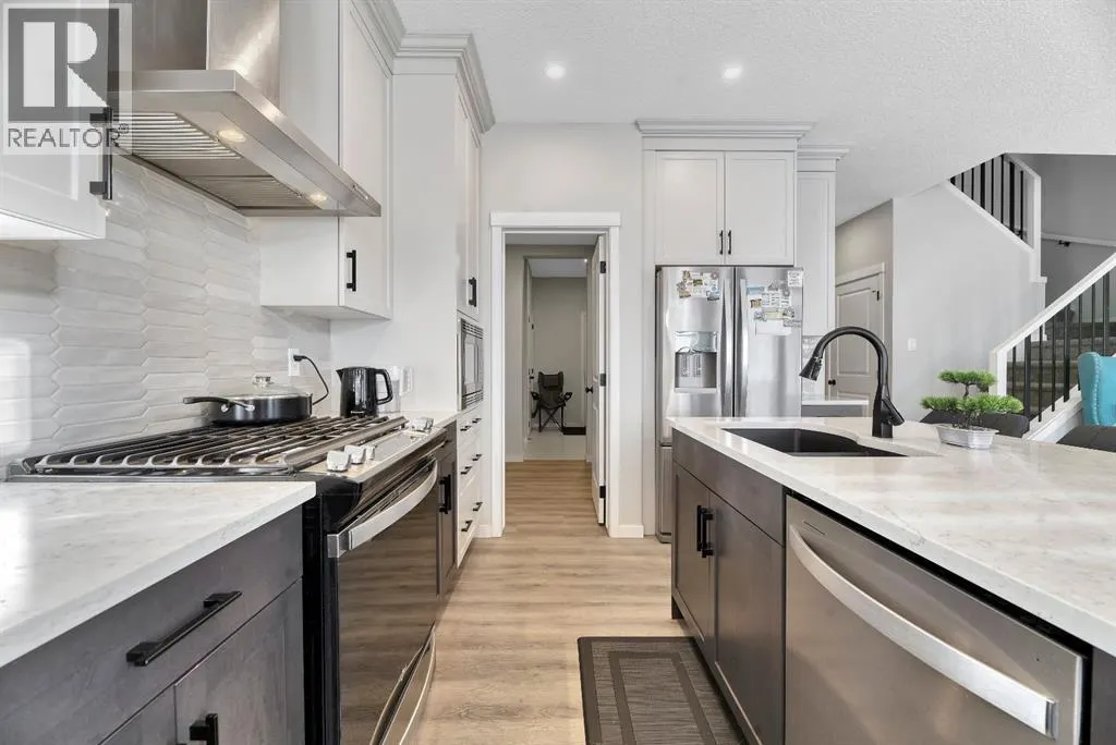 15 Creekside Grove SW