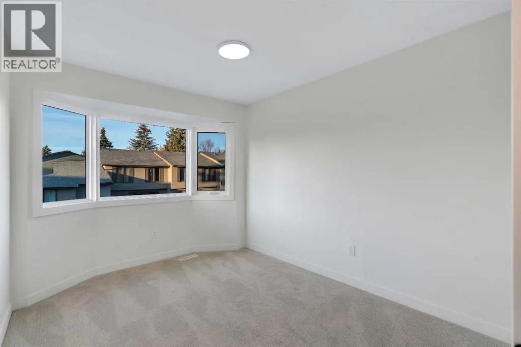 64, 23 Glamis Drive SW