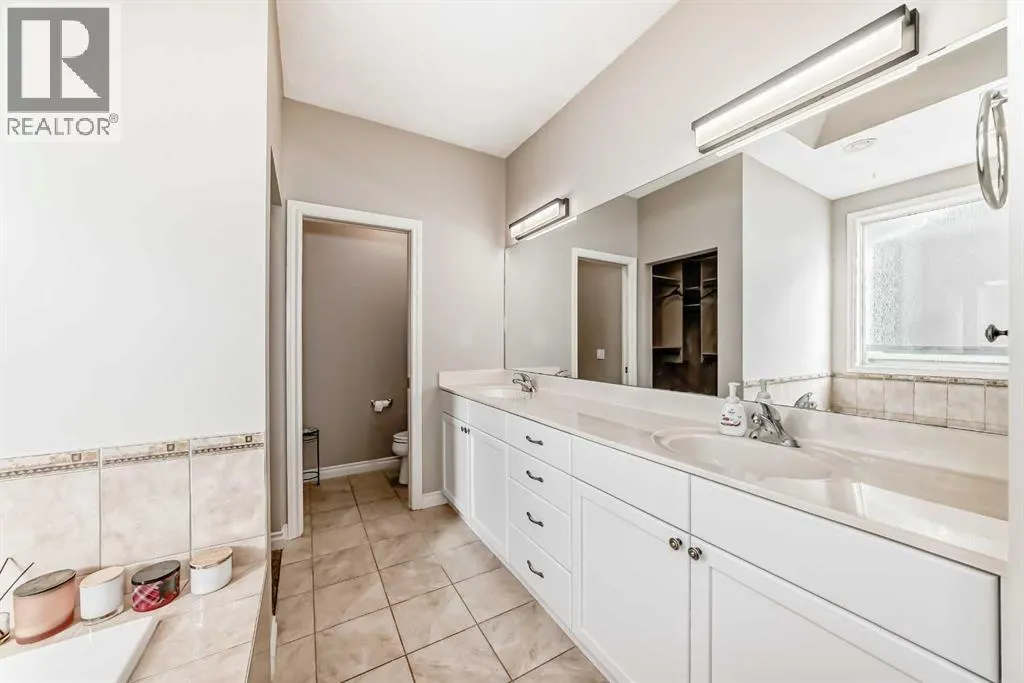 75 Cougar Ridge Heights SW