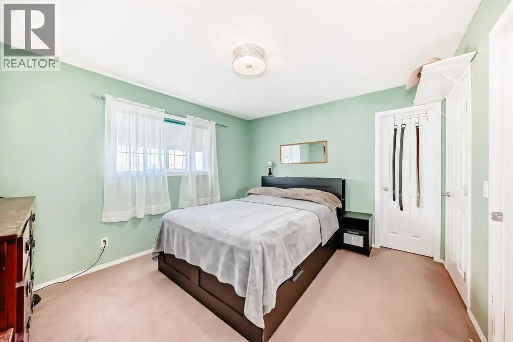 238 Bridleridge Way SW