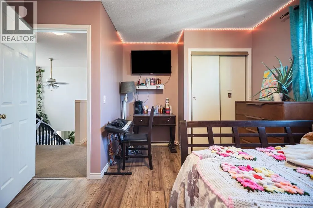 18 Westridge Crescent