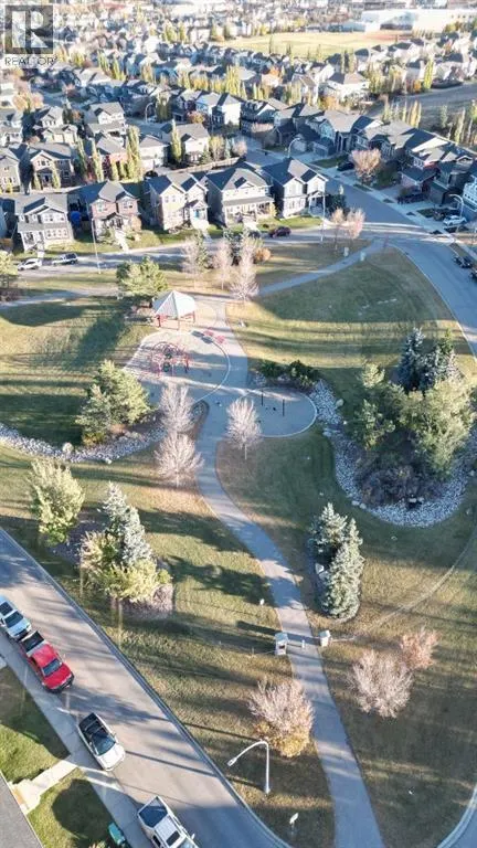 18 Westridge Crescent