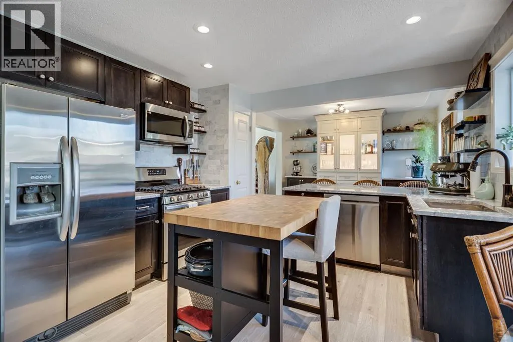 18 Westridge Crescent