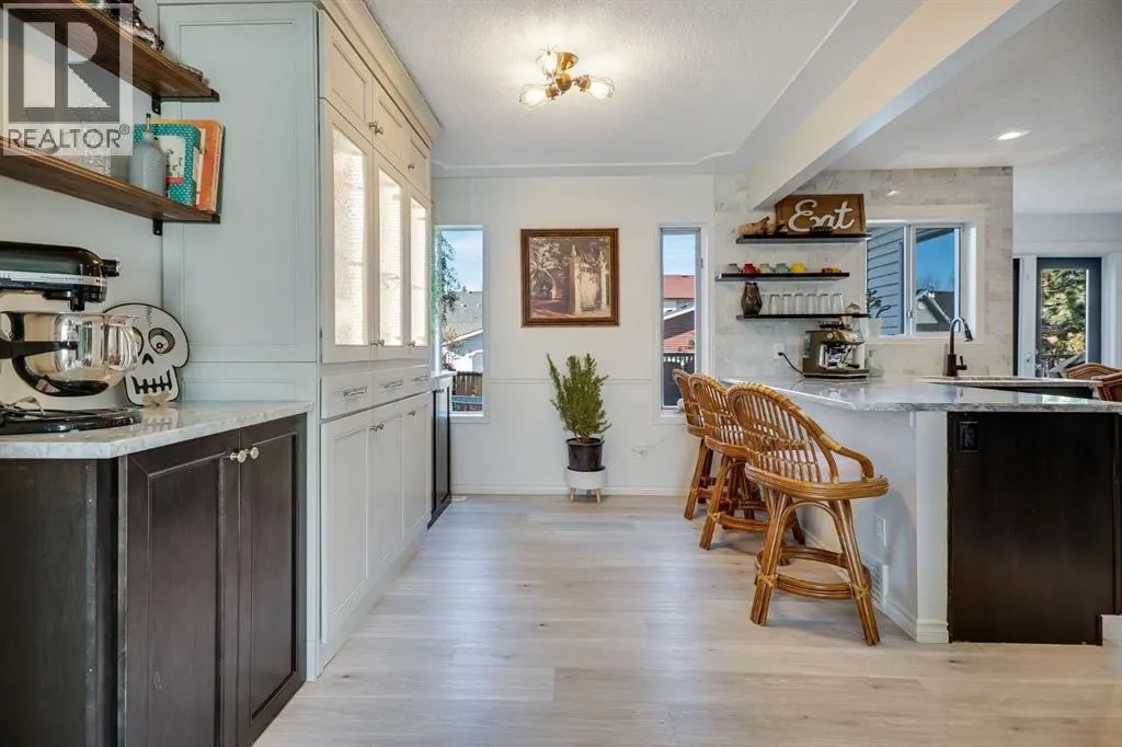 18 Westridge Crescent