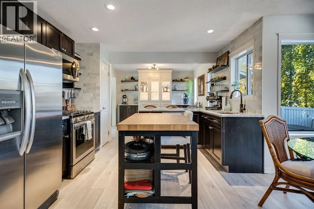 18 Westridge Crescent