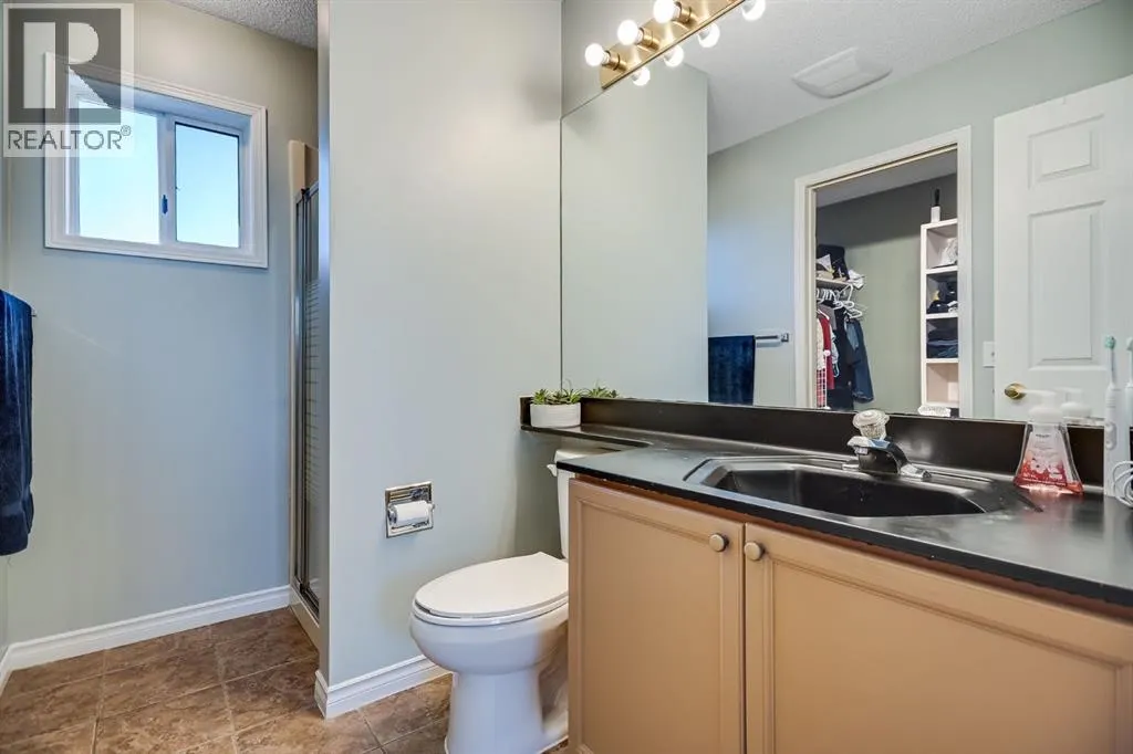 18 Westridge Crescent