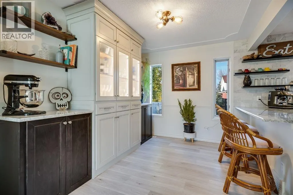 18 Westridge Crescent