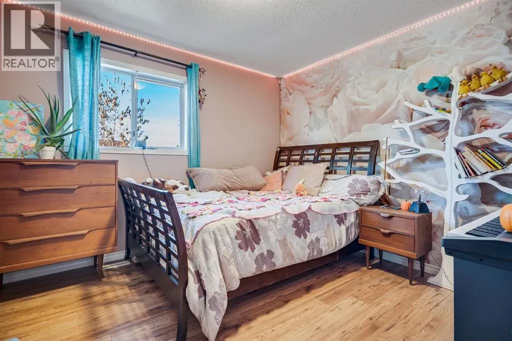 18 Westridge Crescent