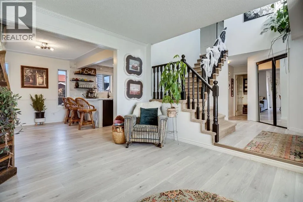 18 Westridge Crescent