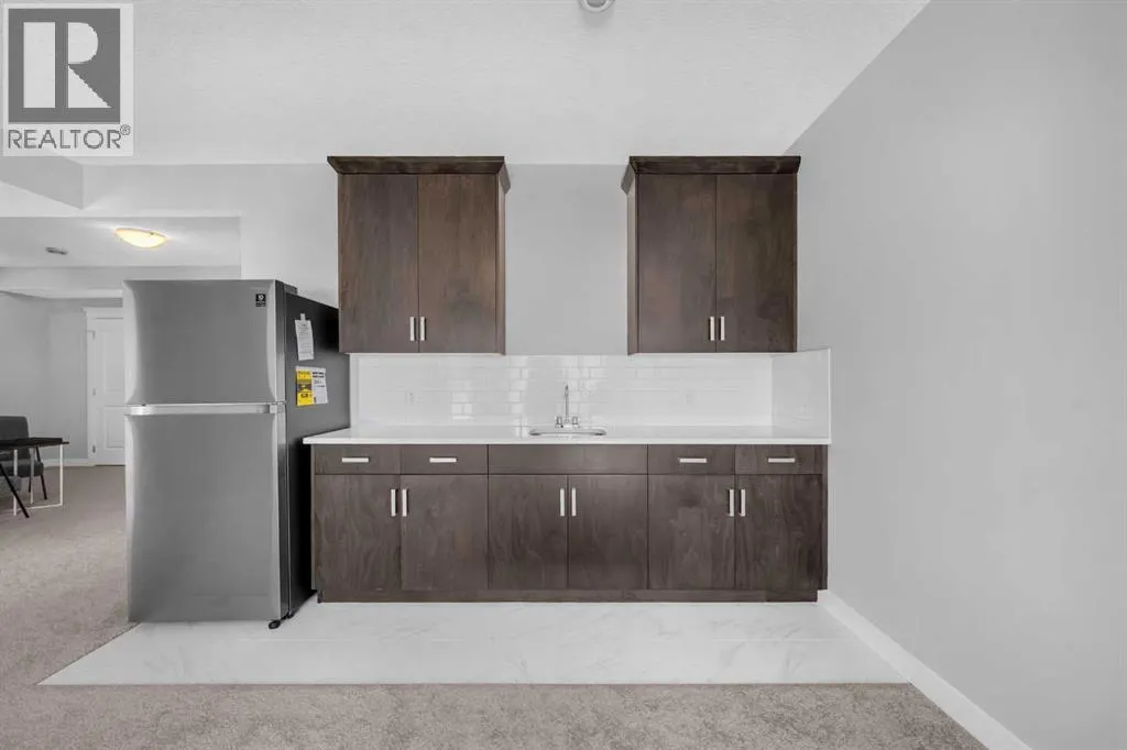 660 Reynolds Crescent SW