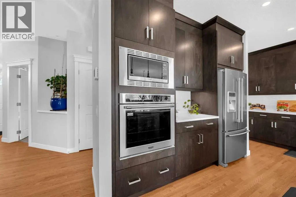 660 Reynolds Crescent SW