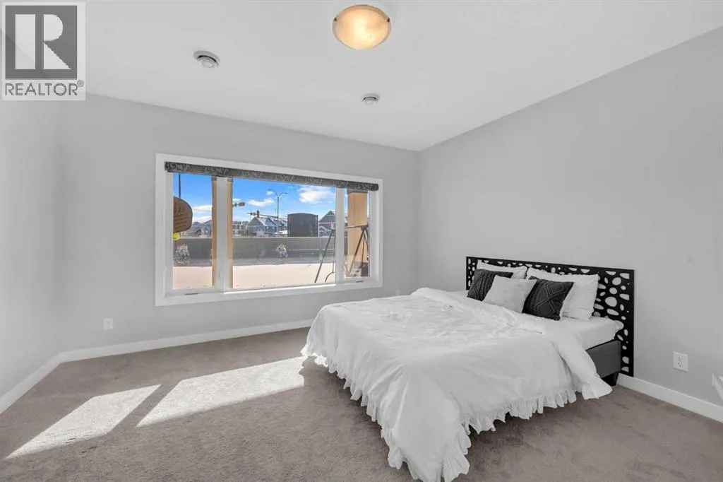 660 Reynolds Crescent SW