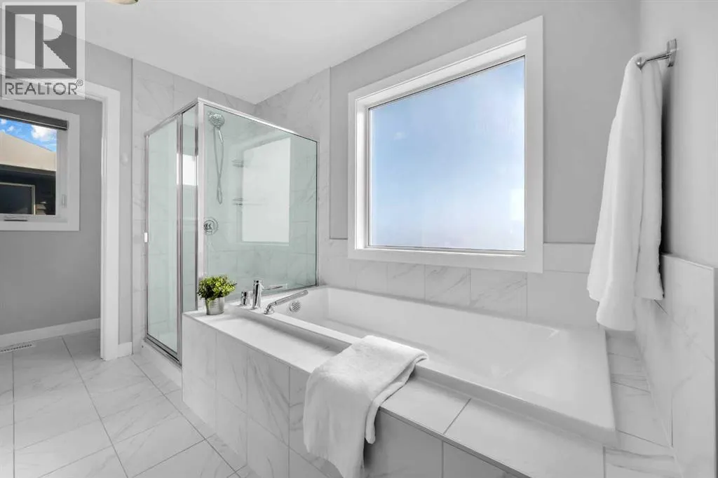 660 Reynolds Crescent SW