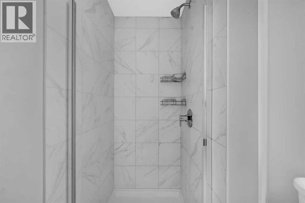 660 Reynolds Crescent SW