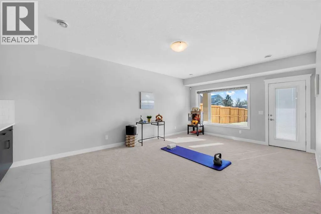 660 Reynolds Crescent SW