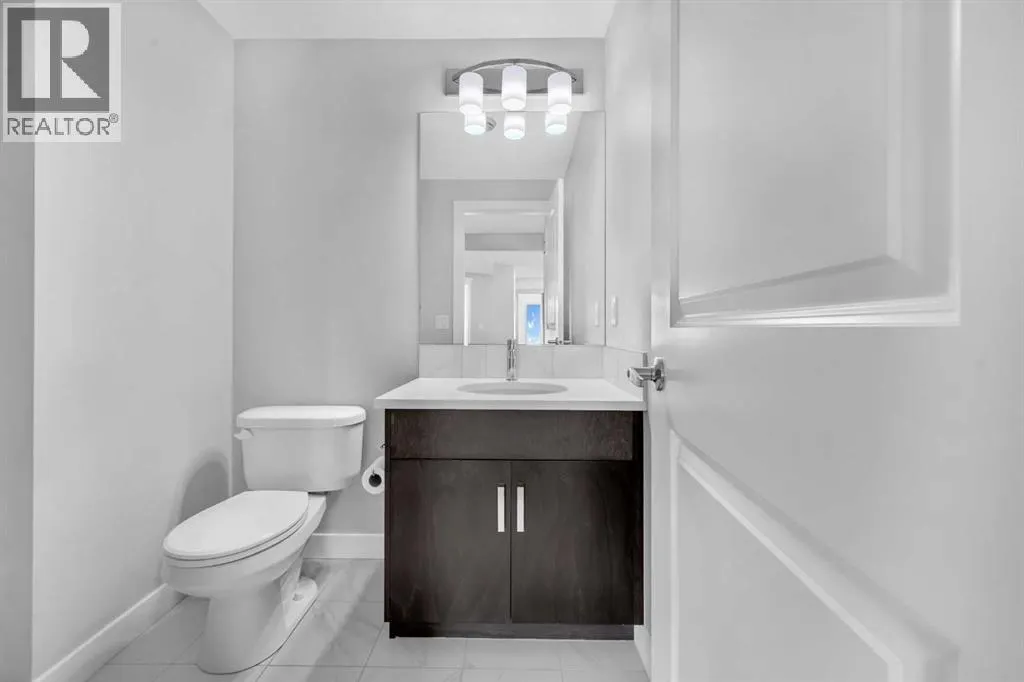 660 Reynolds Crescent SW