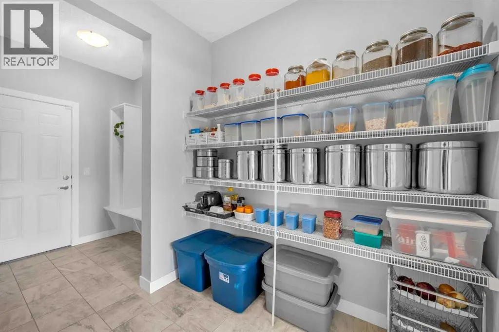 660 Reynolds Crescent SW