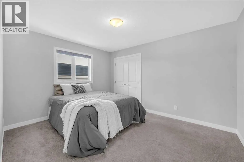 660 Reynolds Crescent SW