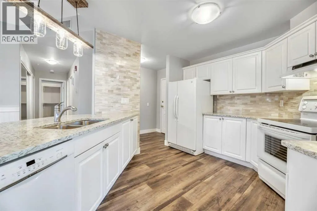 112, 43 Westlake Circle