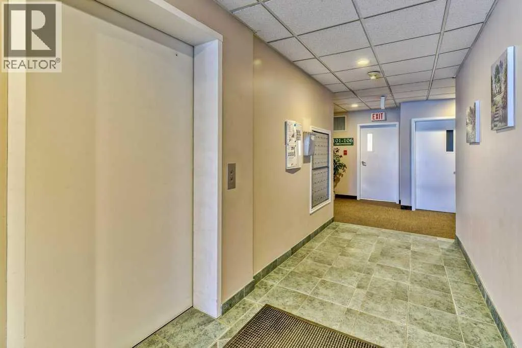 112, 43 Westlake Circle