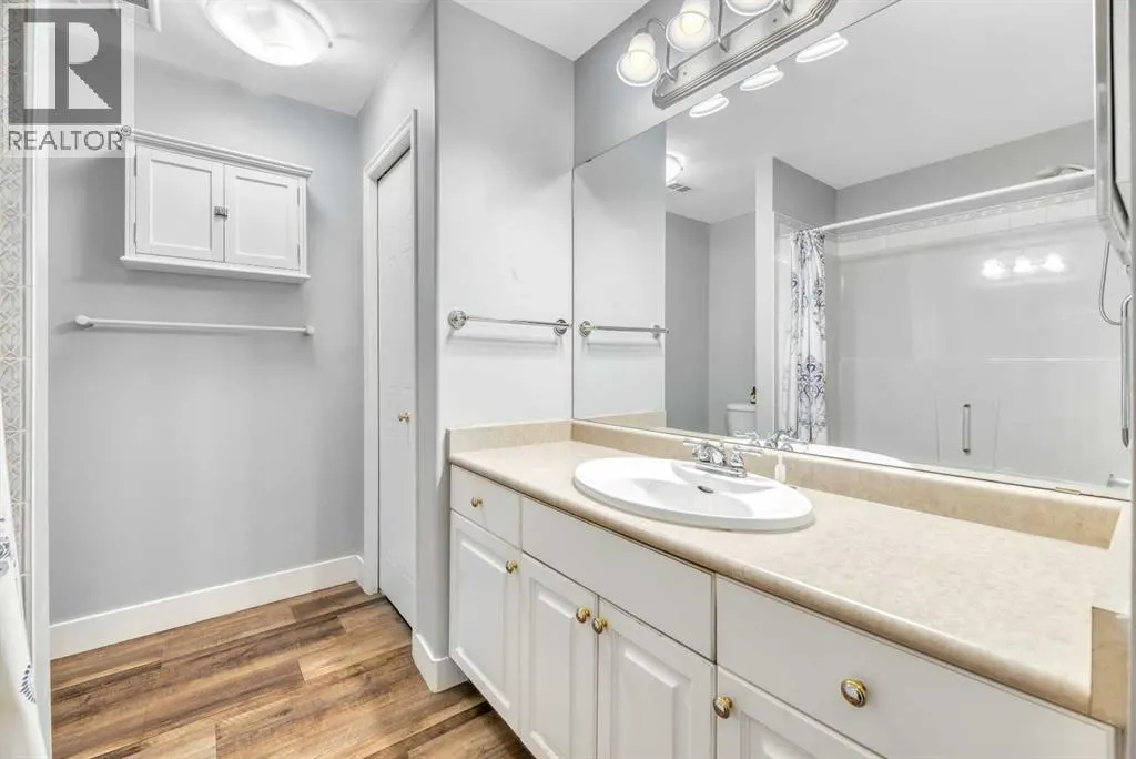 112, 43 Westlake Circle