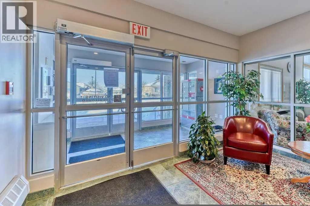 112, 43 Westlake Circle