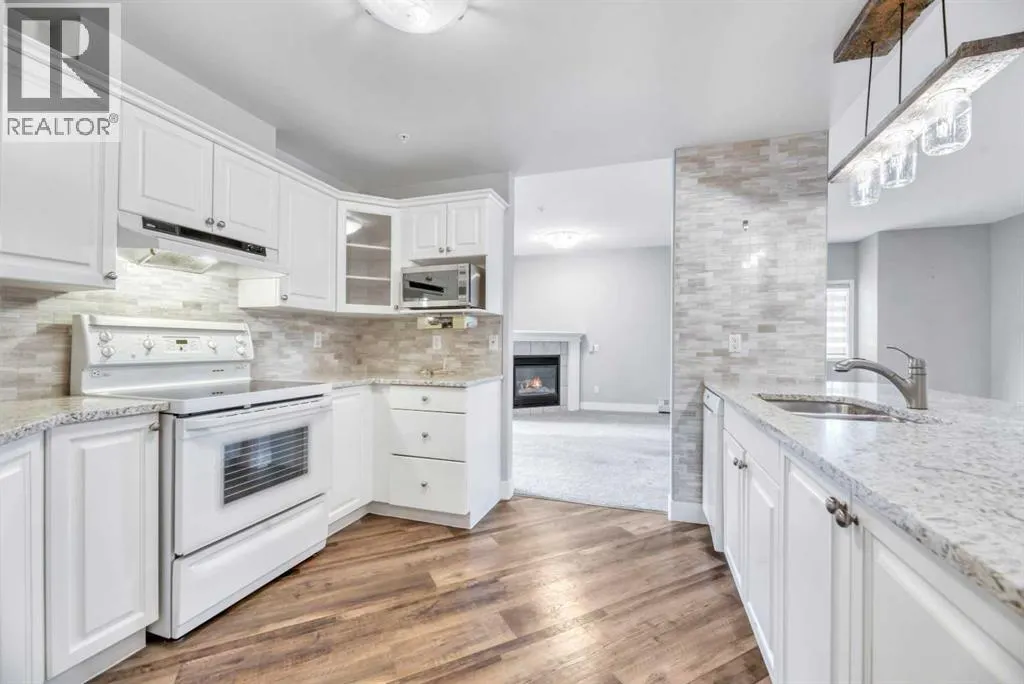 112, 43 Westlake Circle
