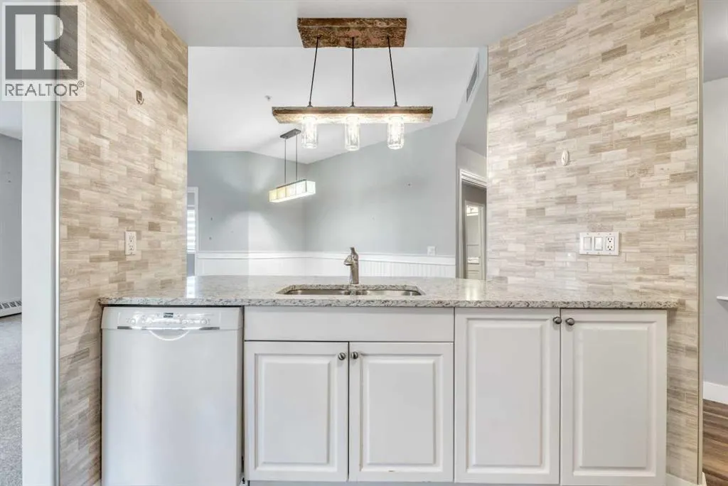 112, 43 Westlake Circle