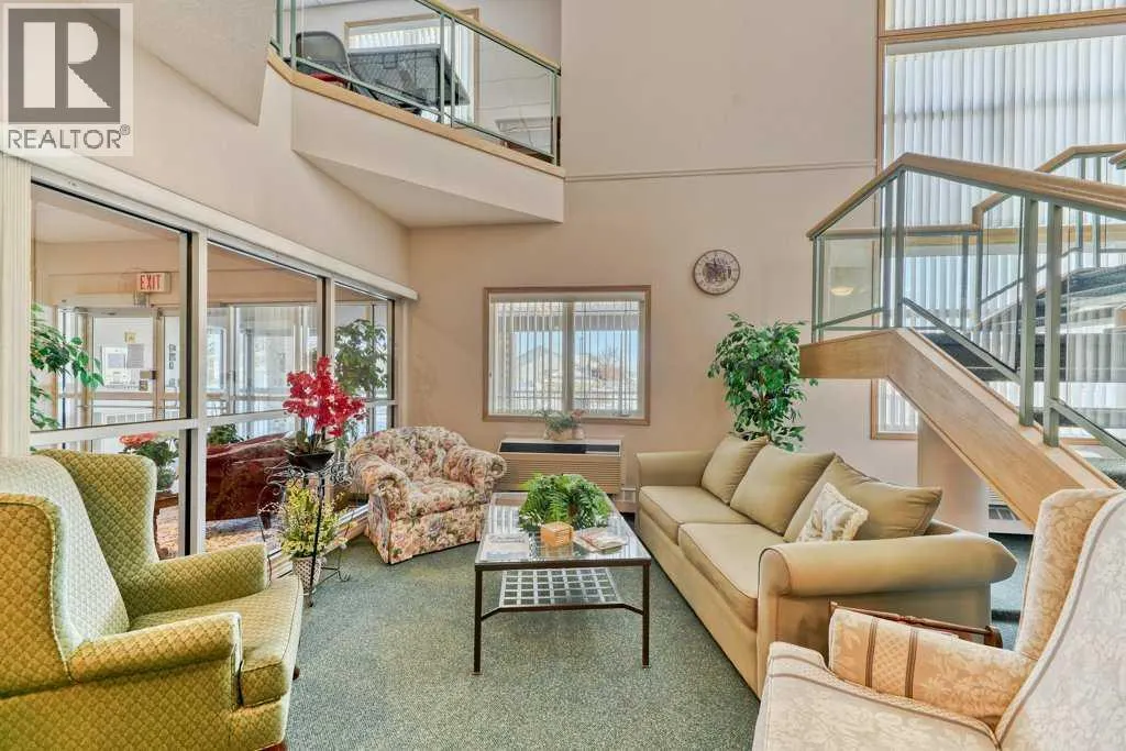 112, 43 Westlake Circle