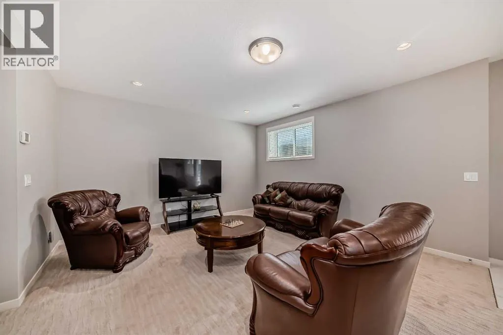 226 West Grove Point SW