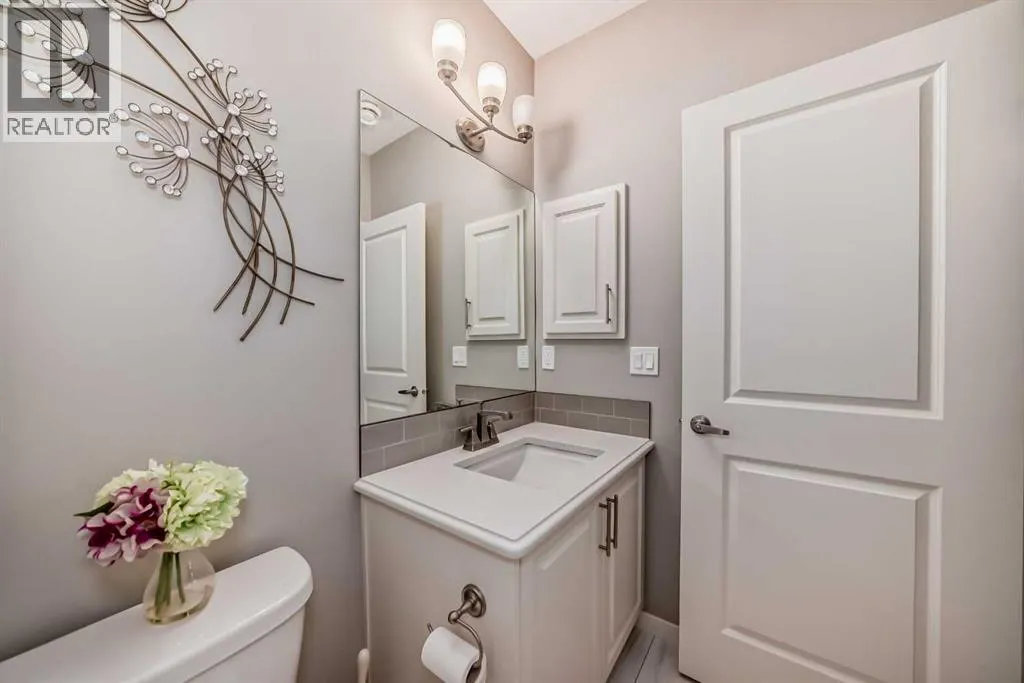 226 West Grove Point SW