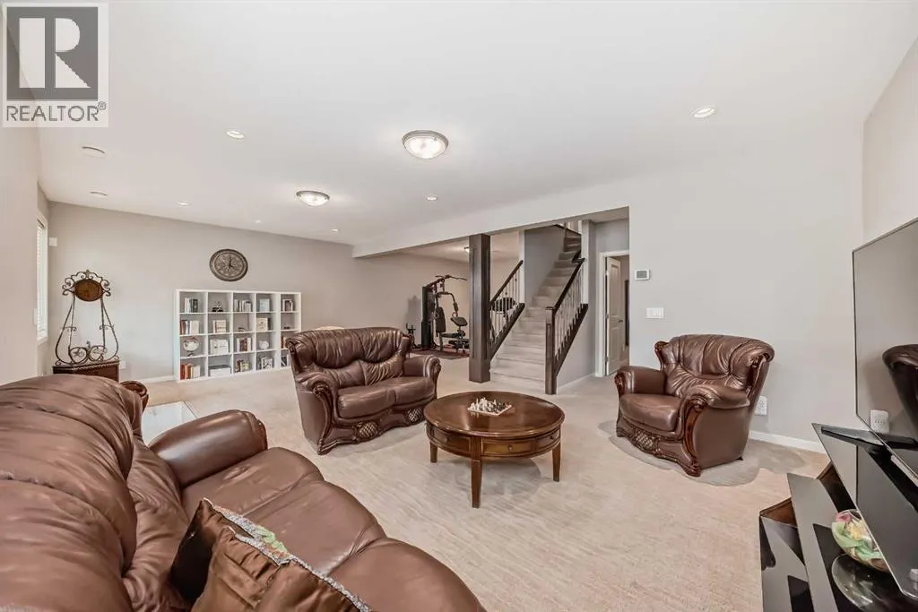 226 West Grove Point SW