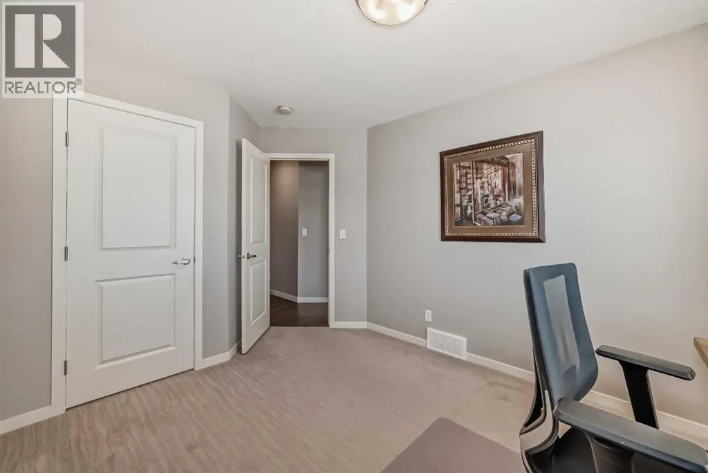 226 West Grove Point SW