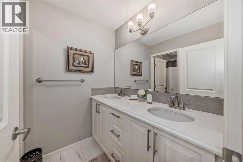 226 West Grove Point SW