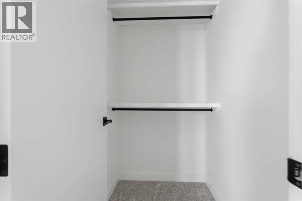 203, 212 32 Avenue NE