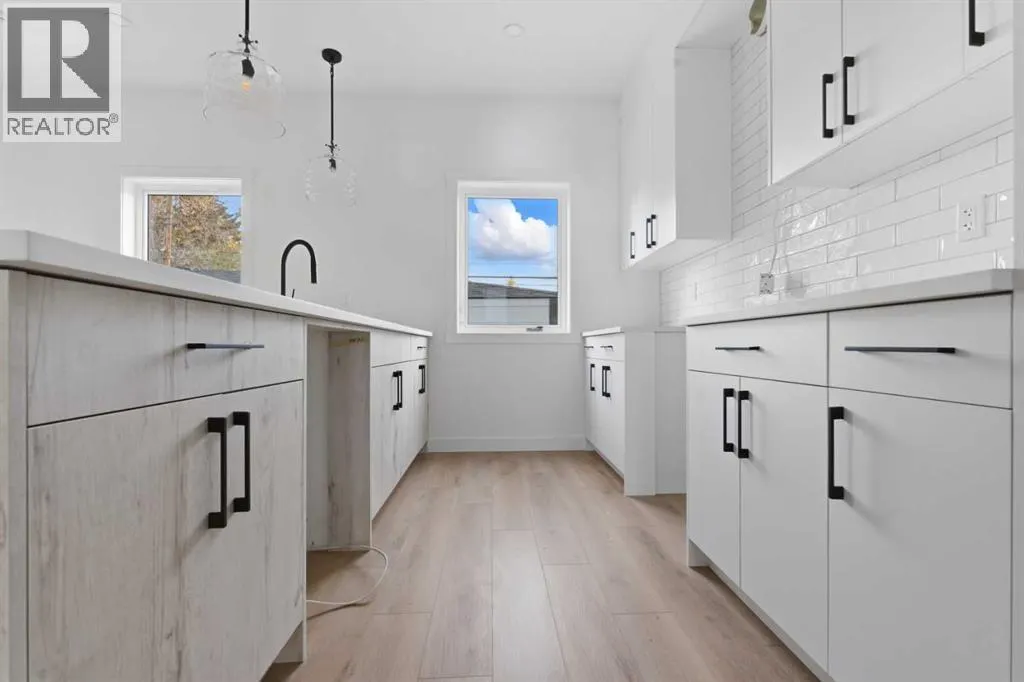 203, 212 32 Avenue NE