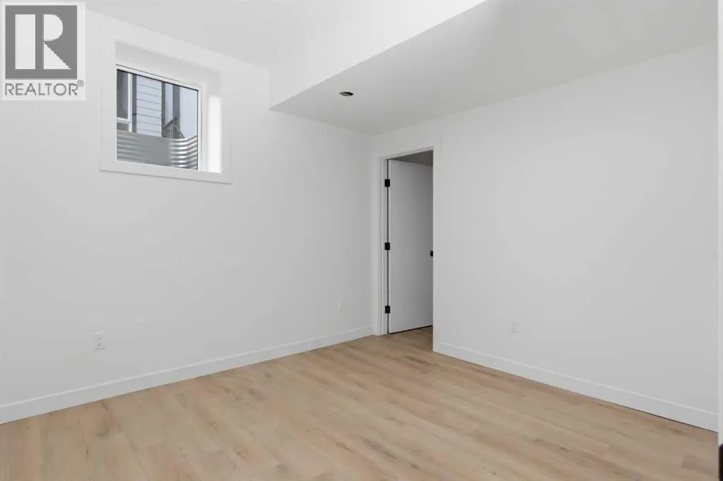 203, 212 32 Avenue NE