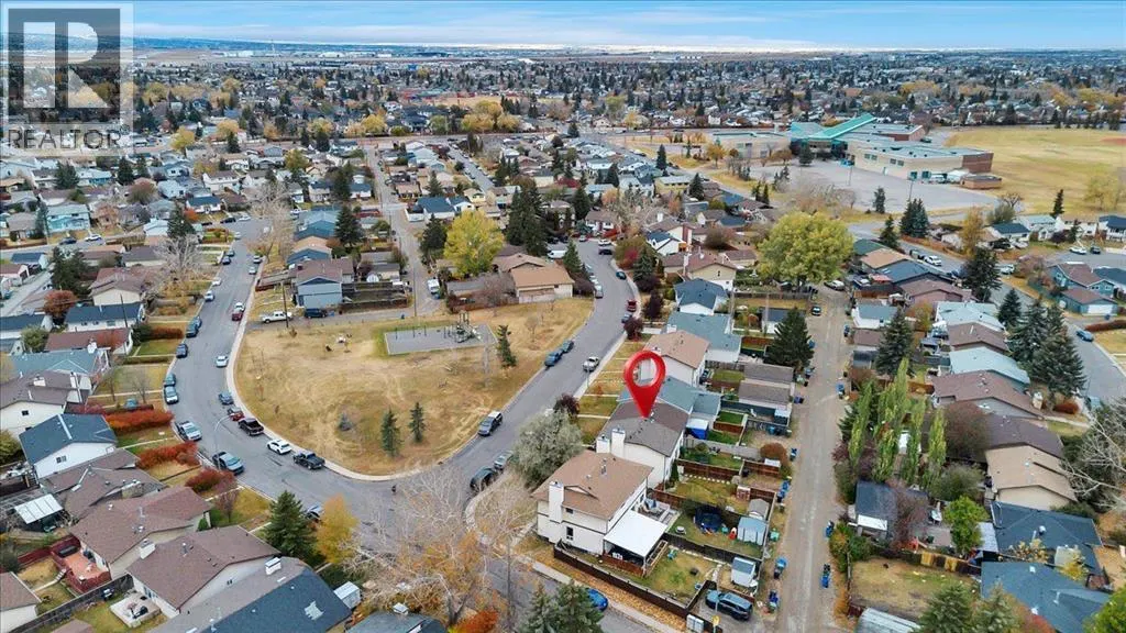5 Falsby Place NE