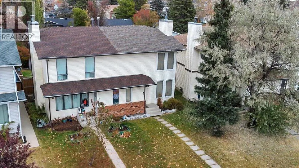 5 Falsby Place NE