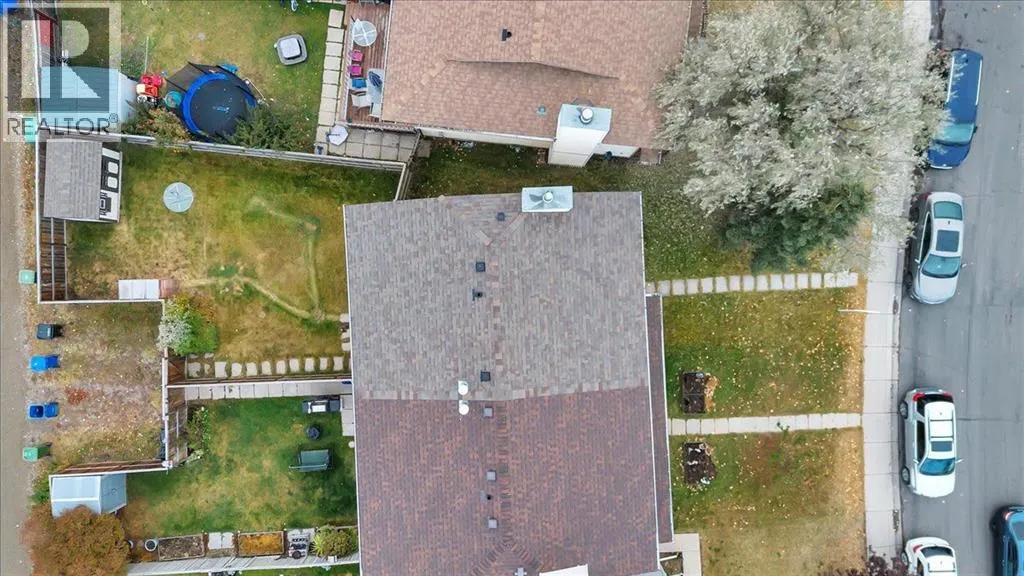 5 Falsby Place NE