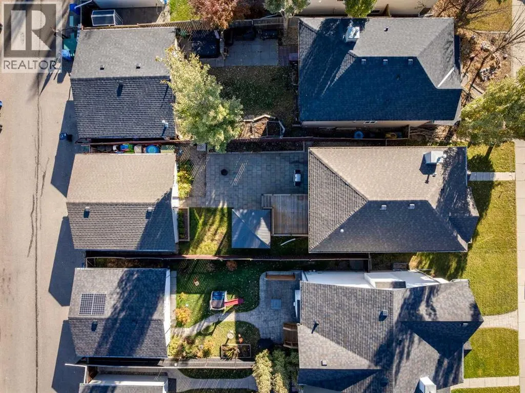 85 Crystal Shores Crescent