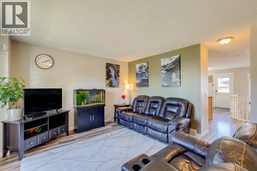 85 Crystal Shores Crescent