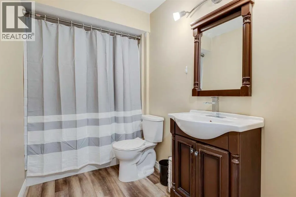 85 Crystal Shores Crescent