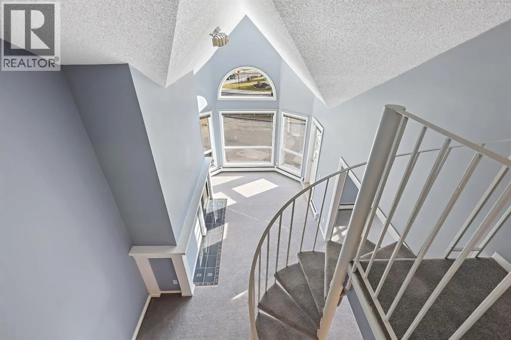 309, 102 Centre Court