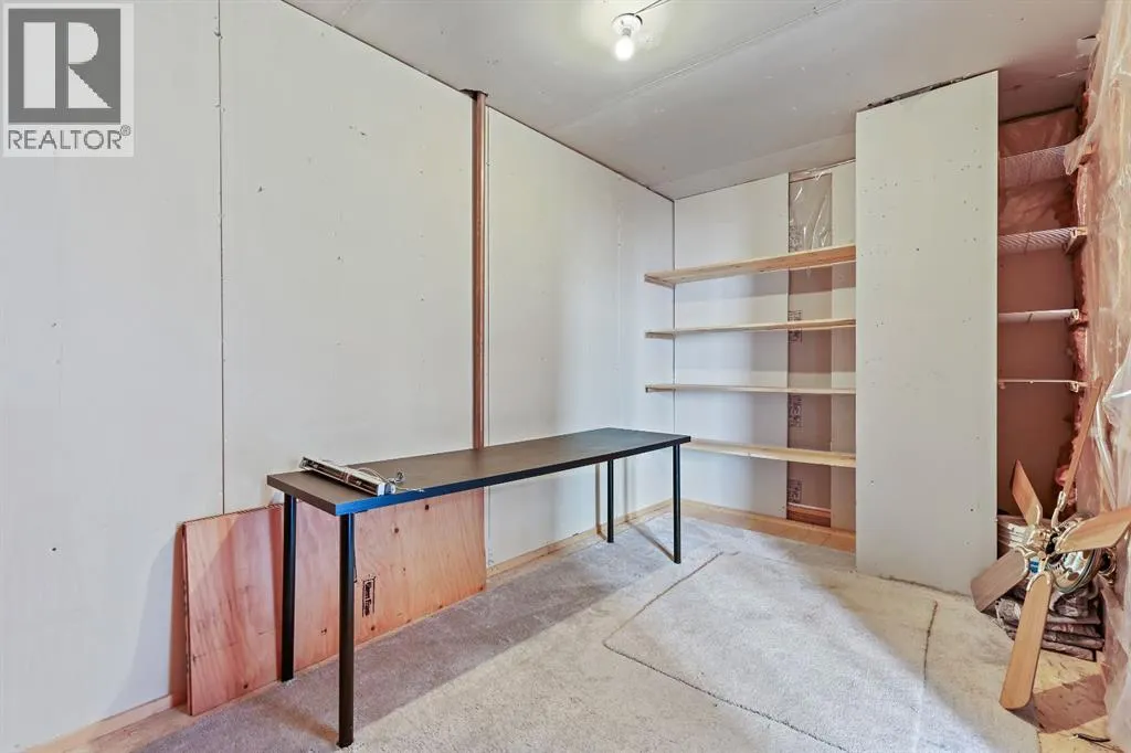 309, 102 Centre Court