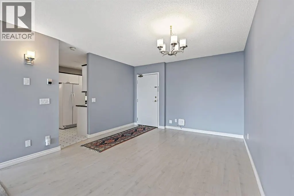 309, 102 Centre Court