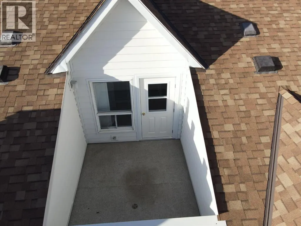 309, 102 Centre Court