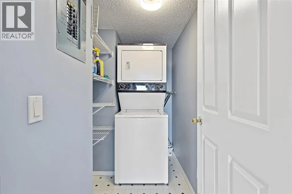 309, 102 Centre Court