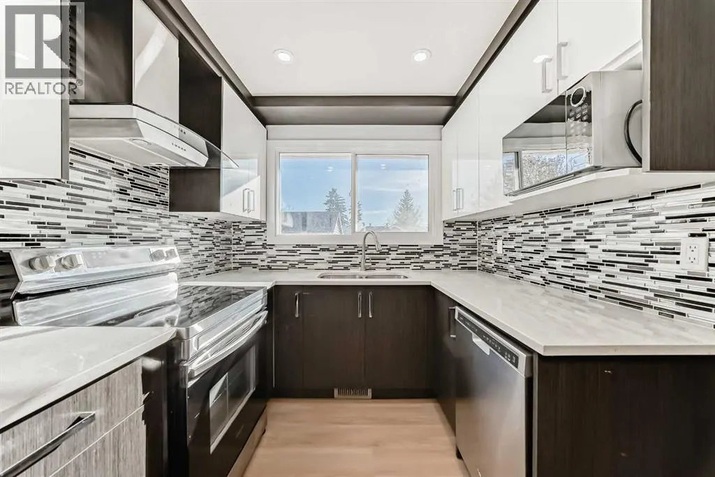 207 Pinecliff Way NE